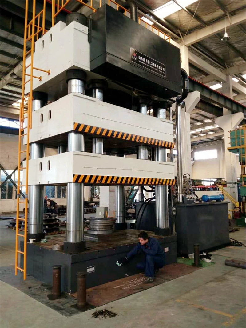 壓力機滑塊與工作臺面的平行度測量